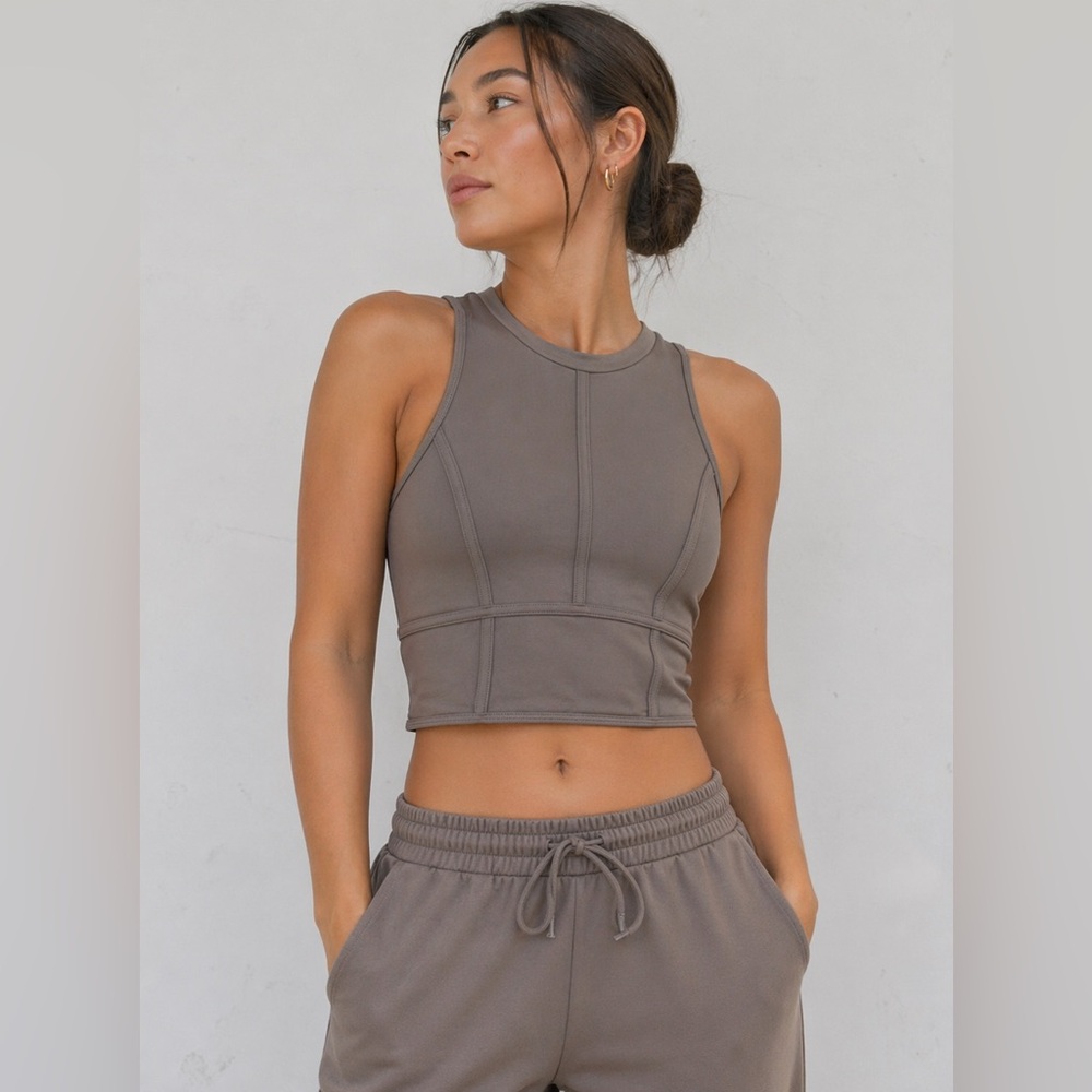 Body by Garage Taupe Cropped Athletic Tank XS Seam Detail